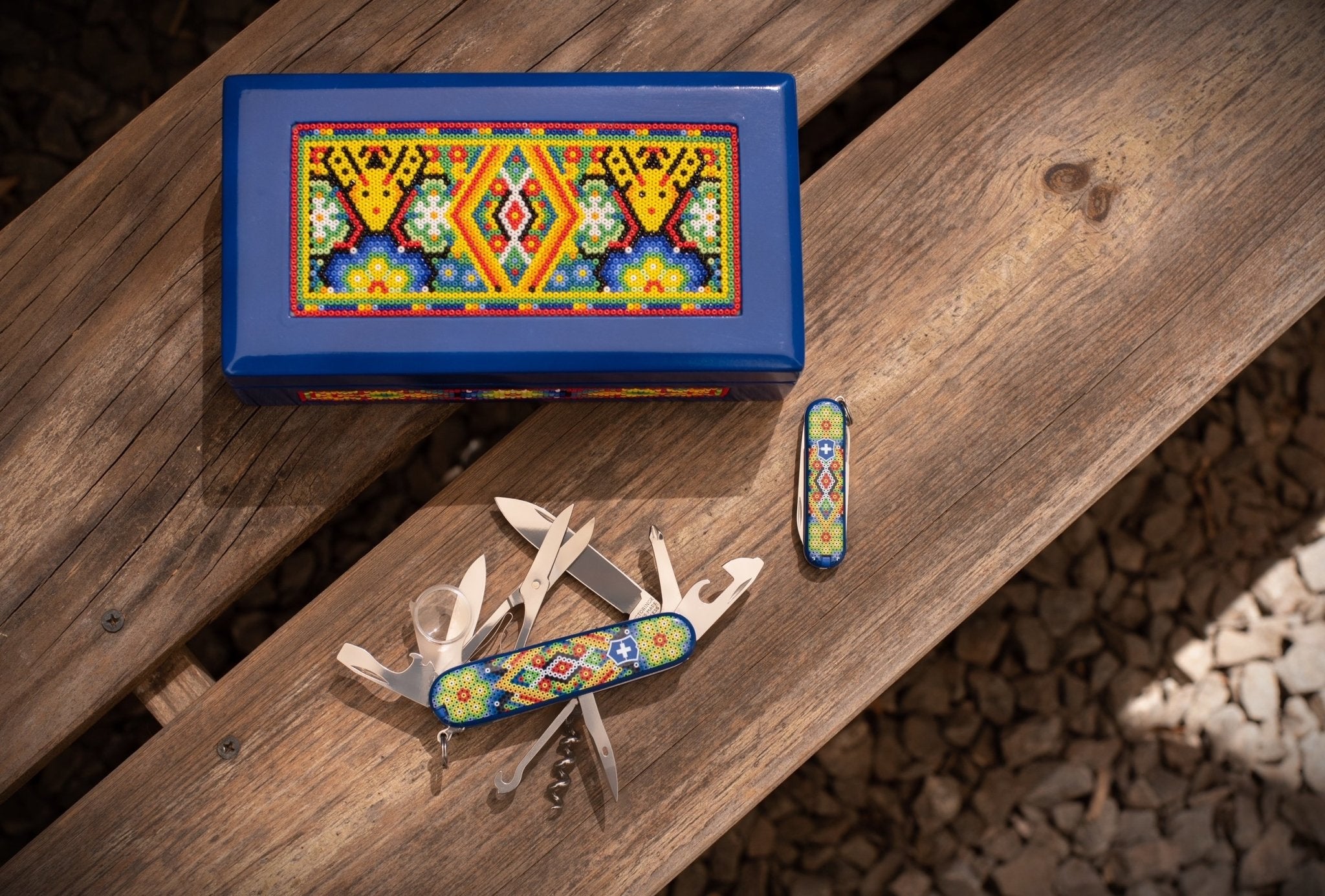 Victorinox - Huichol Art - マラカメ