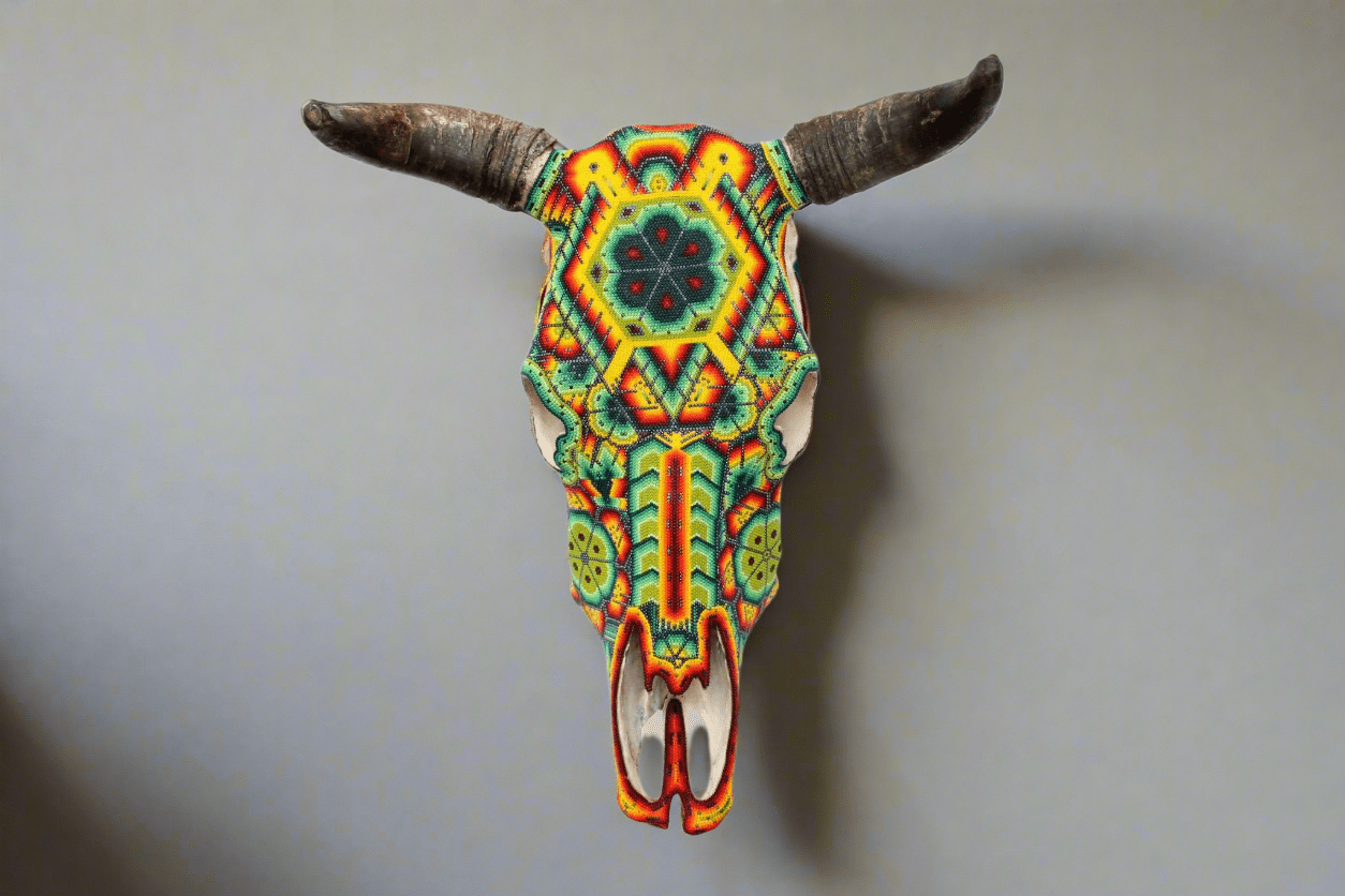 Cráneo de vaca Arte Huichol - Niwetsika - Arte Huichol - Marakame