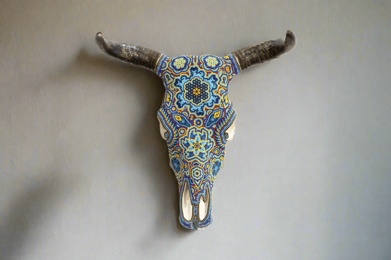 Cráneo de vaca Arte Huichol - Tamatsime - Arte Huichol - Marakame