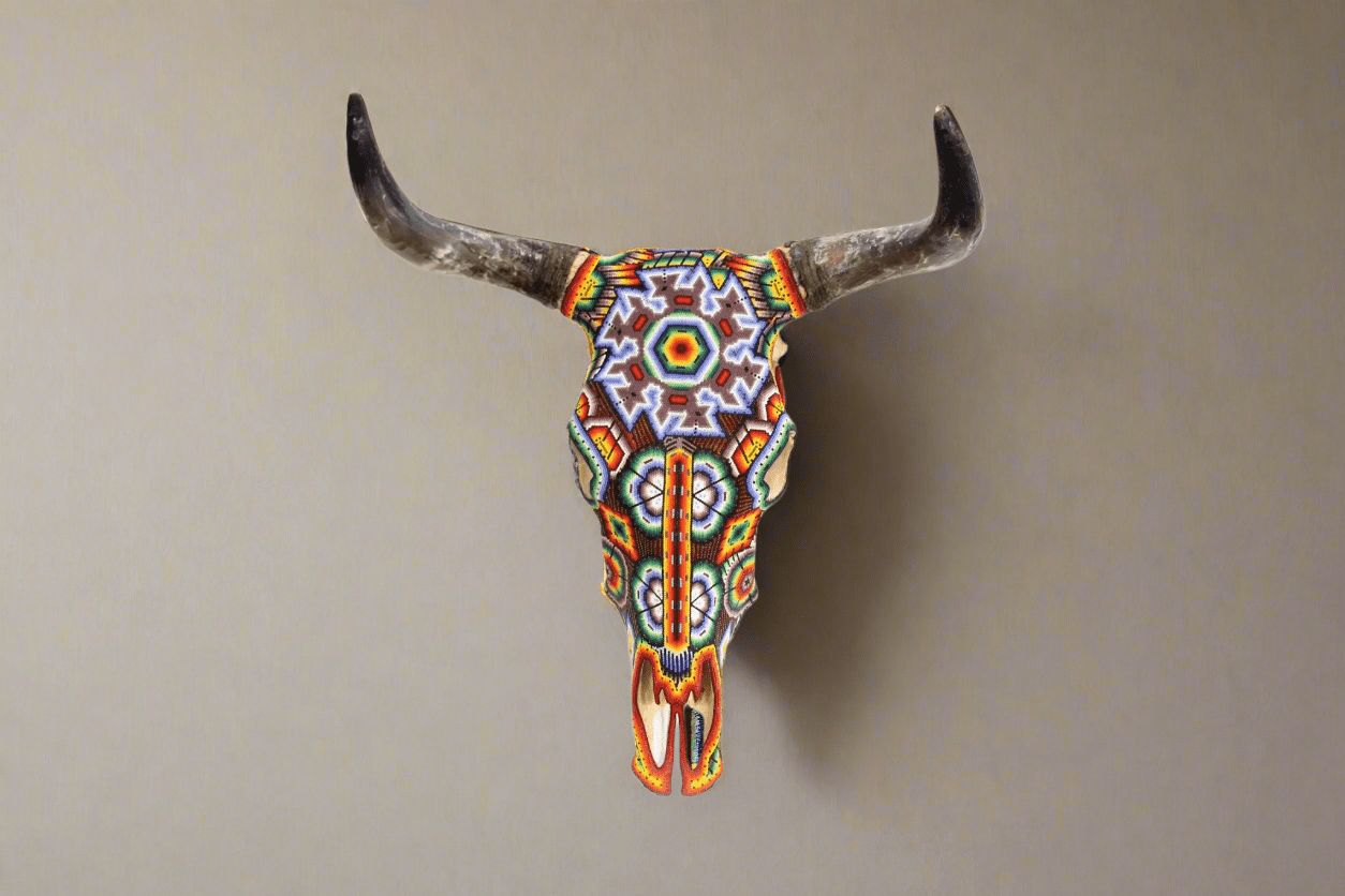 Cráneo de vaca Arte Huichol - Tatéi Niaariwame - Arte Huichol - Marakame