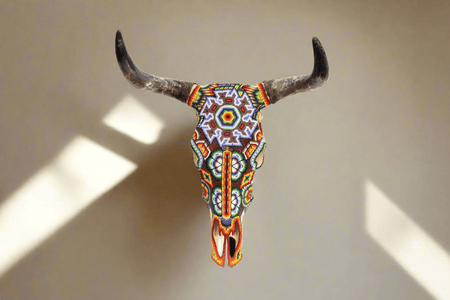 Cráneo de vaca Arte Huichol - Tatéi Niaariwame - Arte Huichol - Marakame