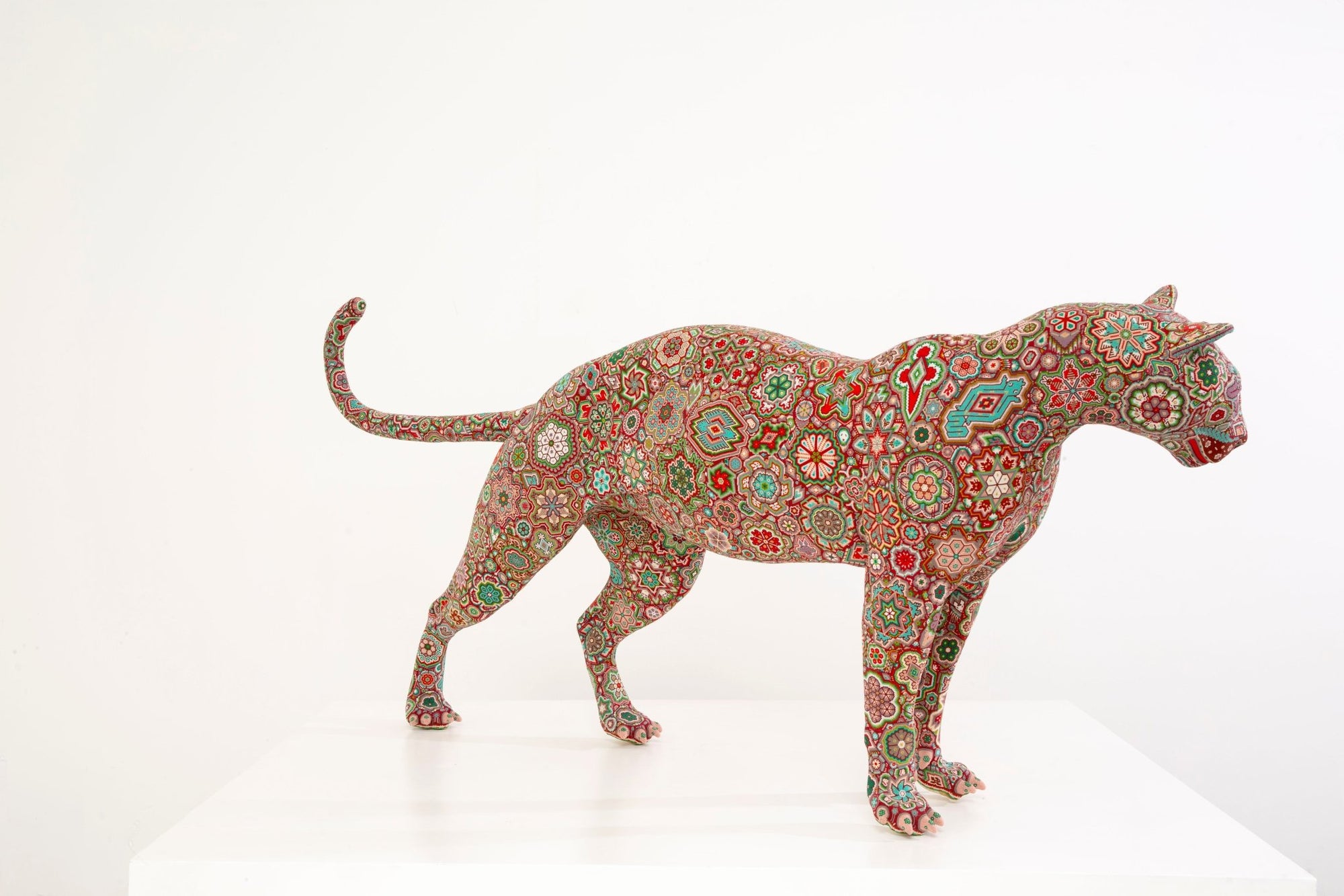 Escultura Arte Huichol - Jaguar caminando - Arte Huichol - Marakame