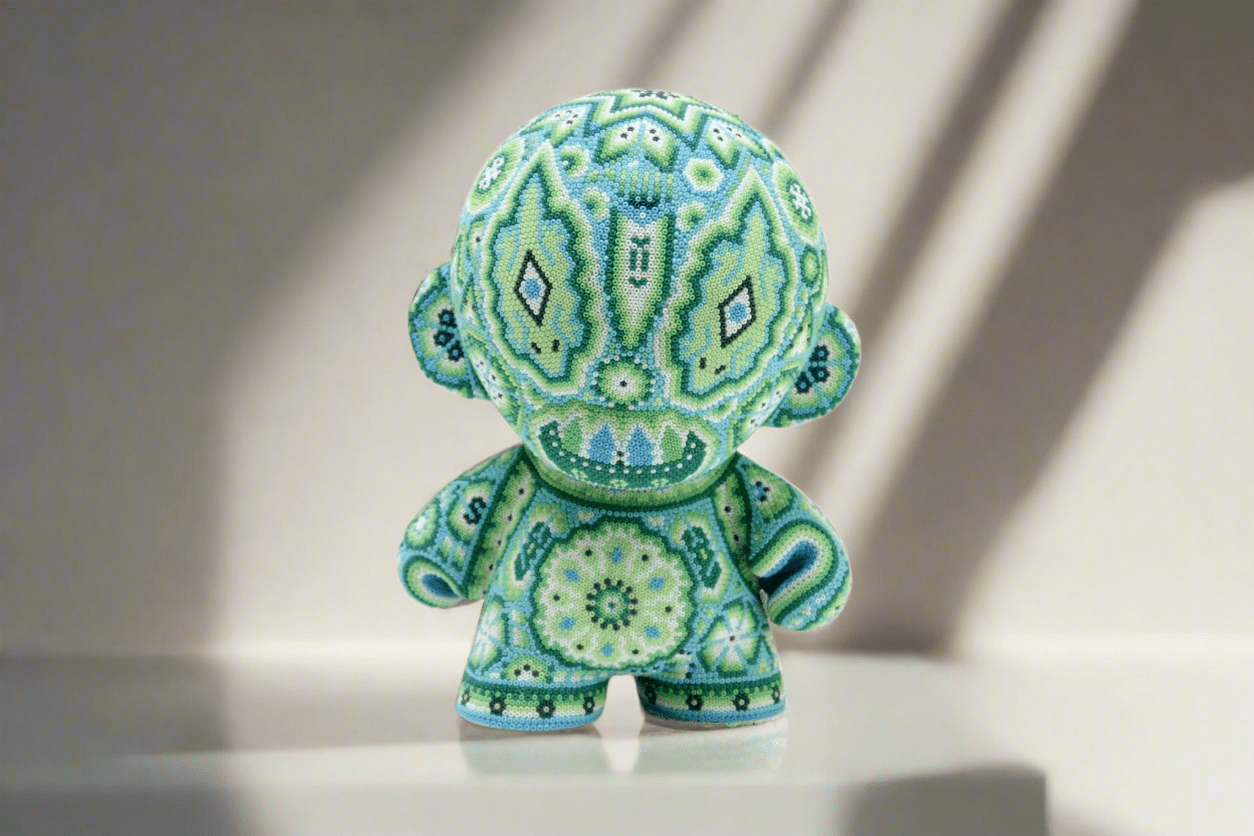 Escultura Arte Huichol - Munny Edición Especial 7'' - Hikuri - Arte Huichol - Marakame