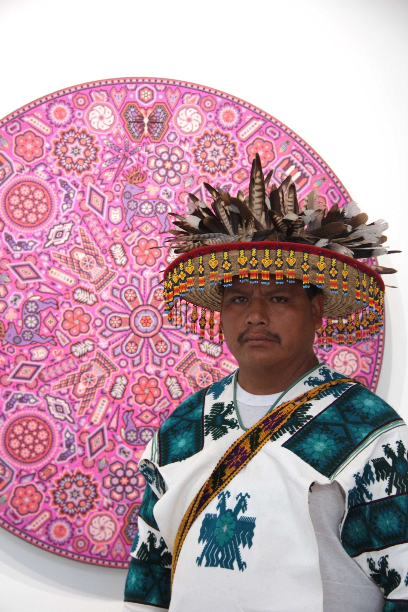 Preventa - Nierika de Chaquira Círculo Huichol - Tuutú muwieri Wirikuta - Peyote emplumado del lugar sagrado donde nace el peyote - 120 cm. - Arte Huichol - Marakame